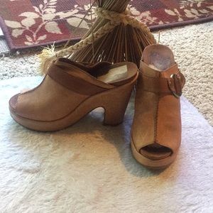 Lucky brand slide